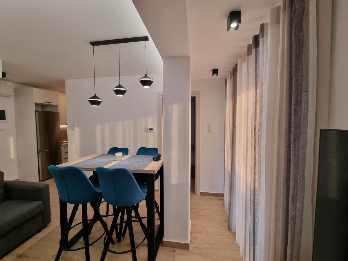 Larisa Hospitality I - Roof Top Apartment - With Free Parking Eksteriør bilde