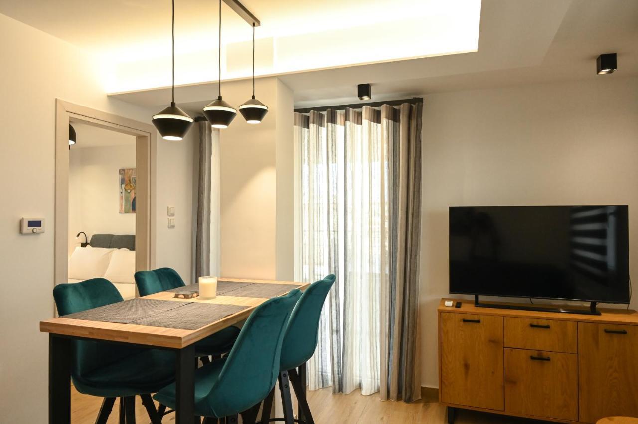 Larisa Hospitality I - Roof Top Apartment - With Free Parking Eksteriør bilde