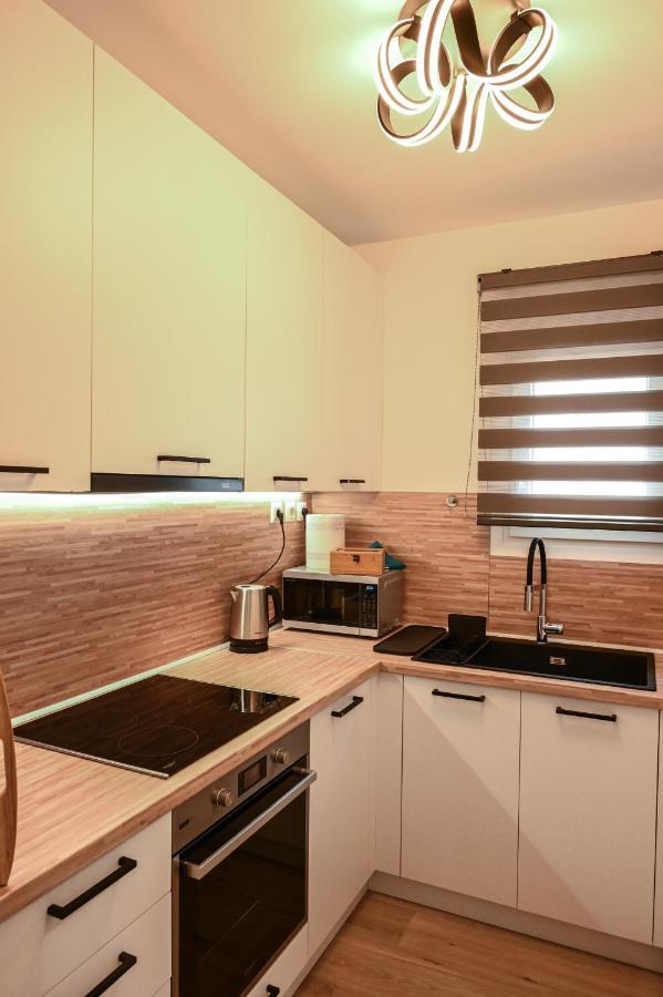 Larisa Hospitality I - Roof Top Apartment - With Free Parking Eksteriør bilde