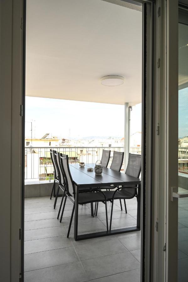 Larisa Hospitality I - Roof Top Apartment - With Free Parking Eksteriør bilde