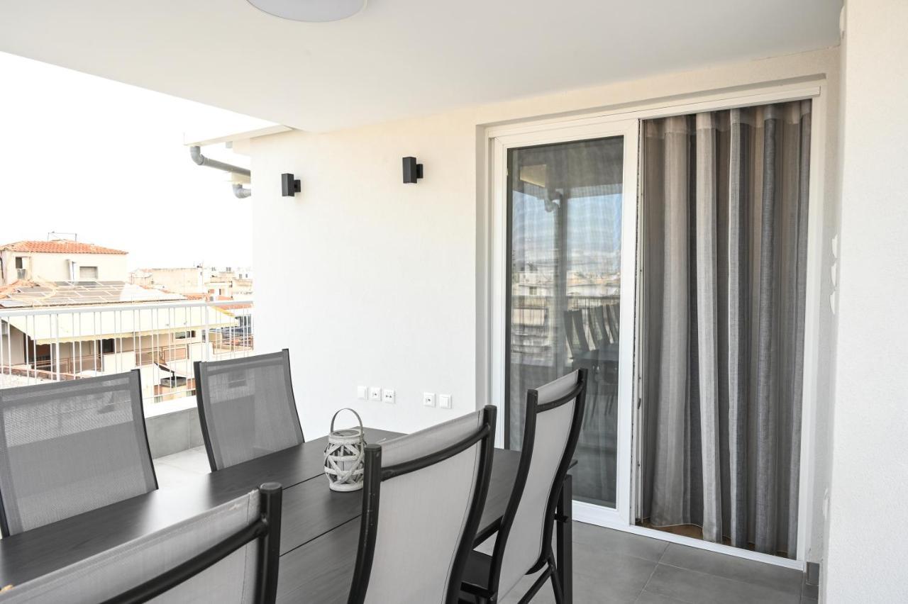 Larisa Hospitality I - Roof Top Apartment - With Free Parking Eksteriør bilde