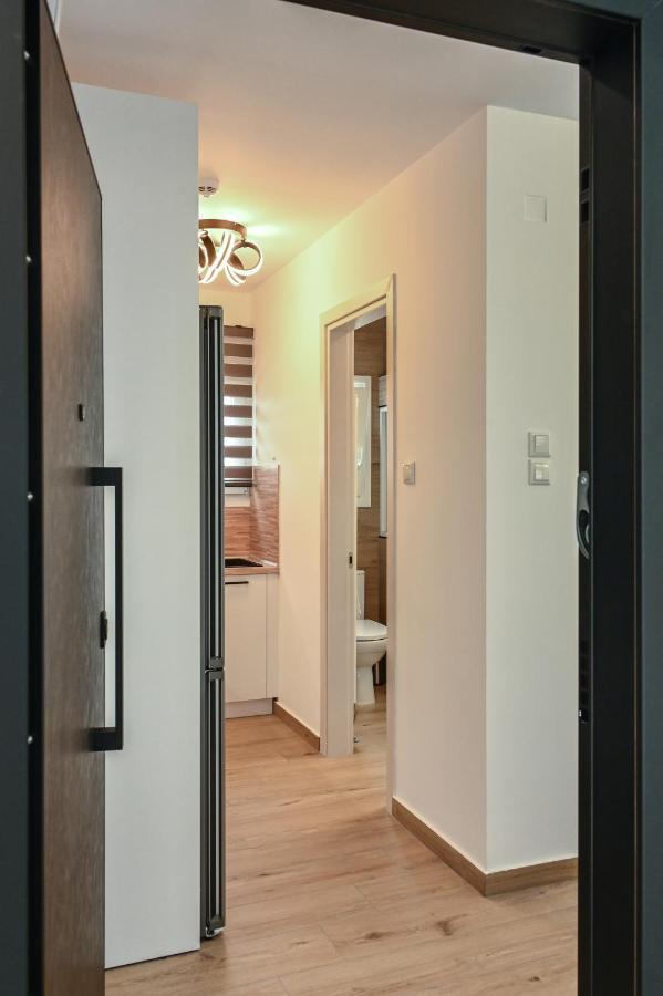 Larisa Hospitality I - Roof Top Apartment - With Free Parking Eksteriør bilde